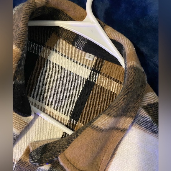 Generic button down flannel coat- size small - Picture 2 of 3